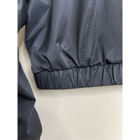 Lululemon Above The Clouds Jacket in Black - Picture 5 of 7